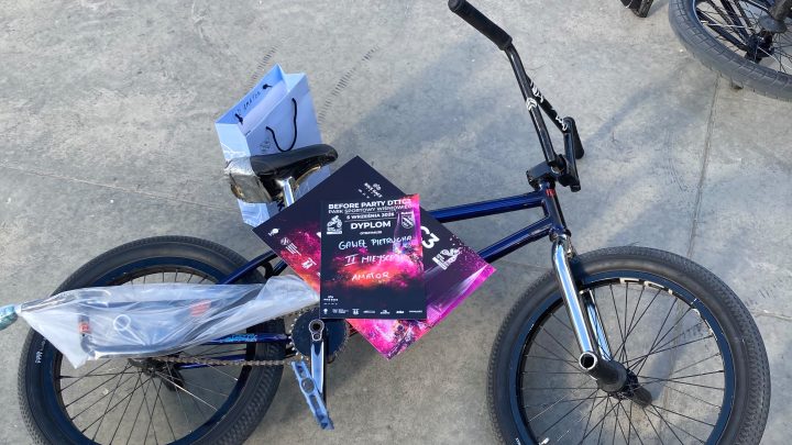 Nasz instruktor pokazał klasę w Rybniku. Gaweł Pietrucha na podium